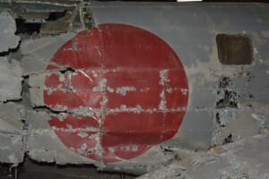機体側面の日の丸-1